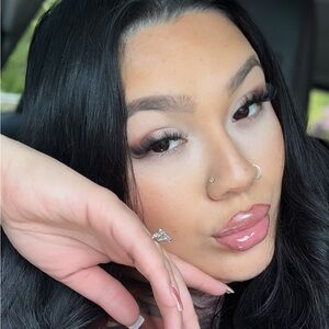 Meet your Posher, Hilda